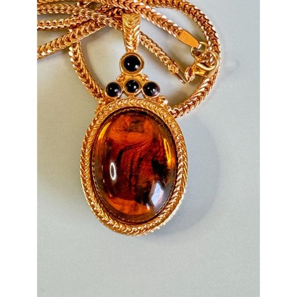 Vintage Amber/Opaque Reversible Pendant Yellow Goldplated Necklace - Picture 1 of 9
